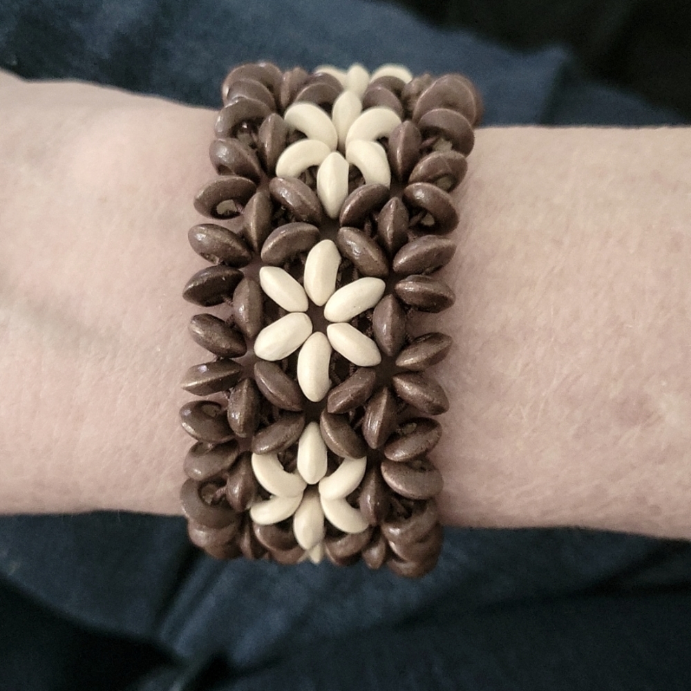 Wooden beads, stretch bracelet